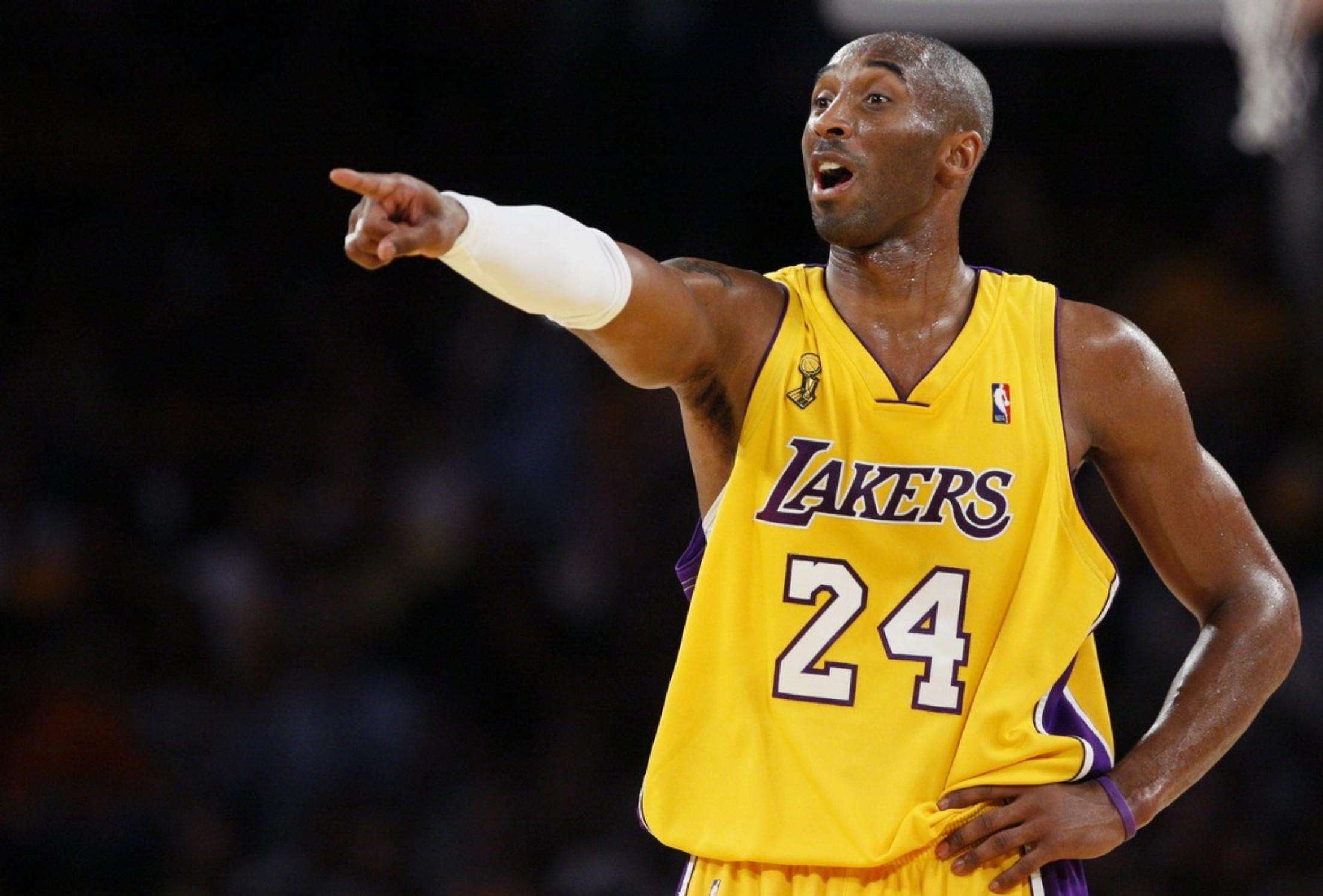假手递手 假手递手